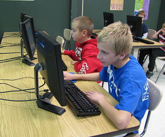 TIC à l’école : les élèves et enseignants doivent être mieux formés